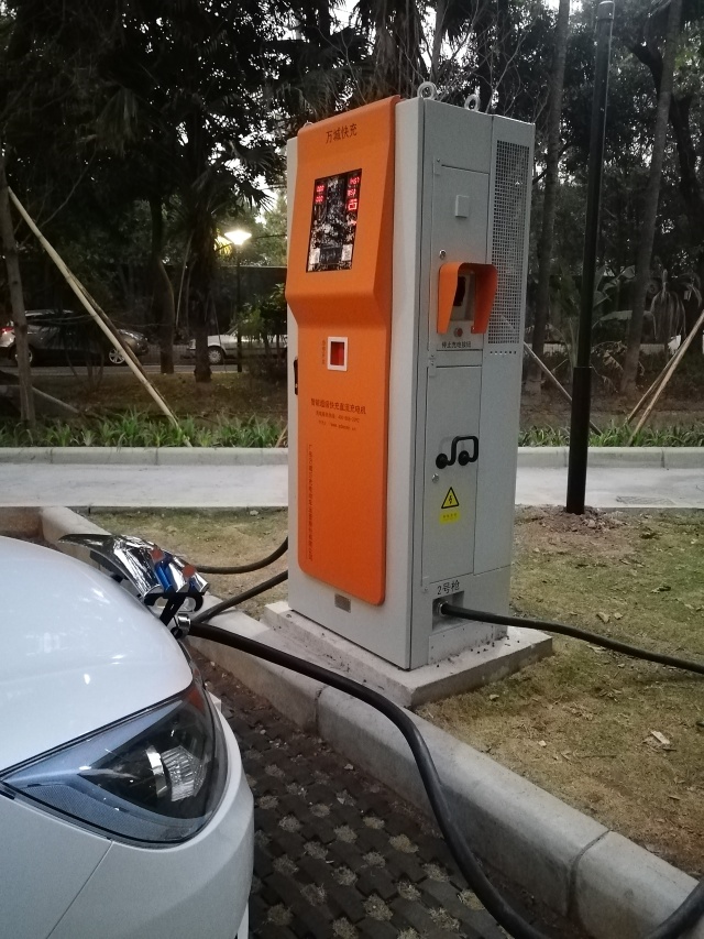 绿色大礼，便捷出行——丰收街自助洗车机开启环保洗车新时代